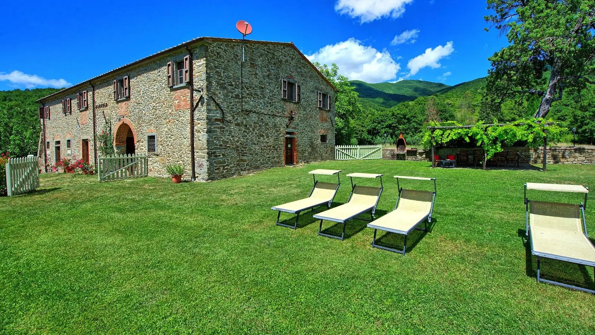Poggiolino By Posarellivillas Chitignano Villa